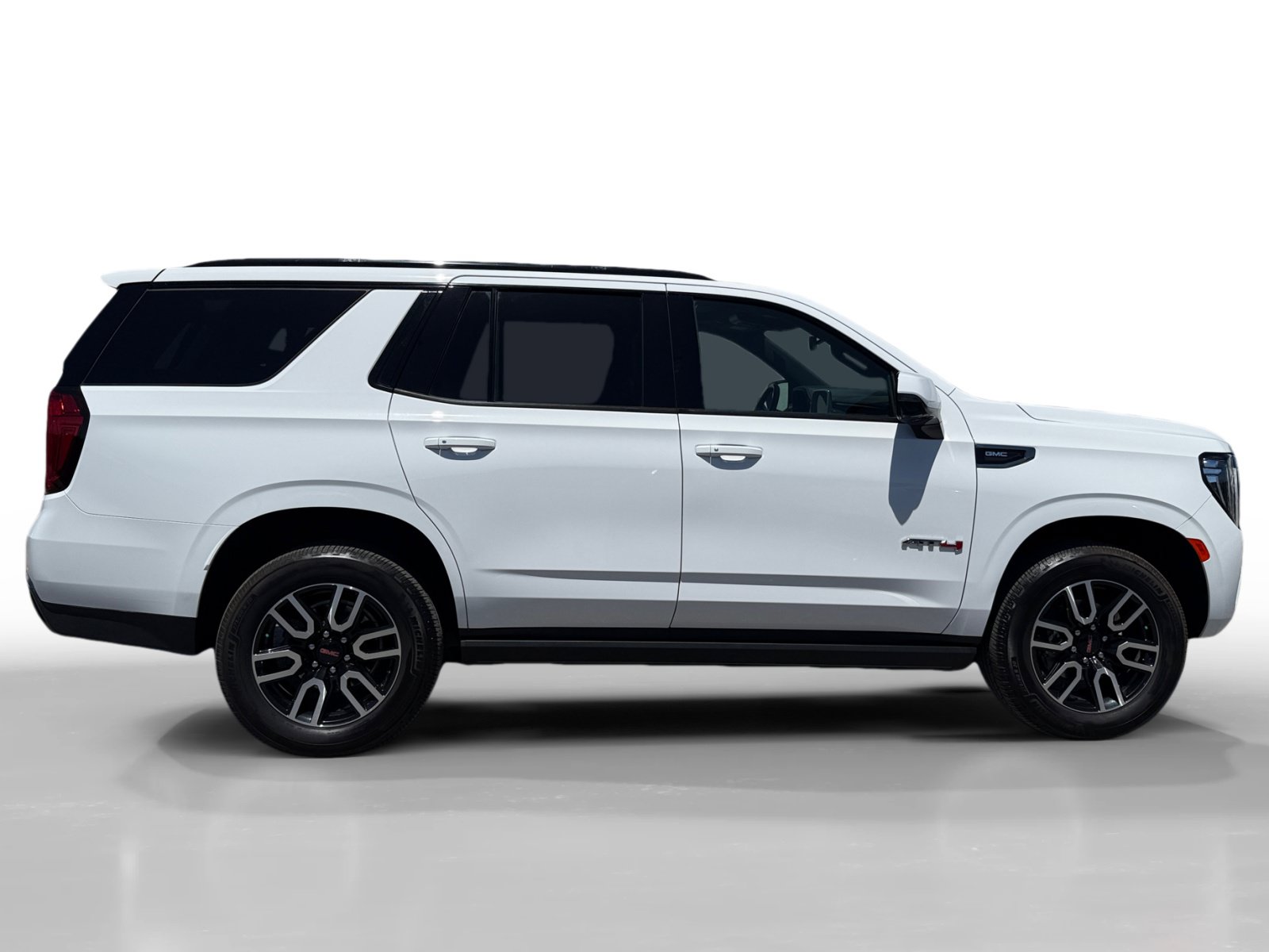 Used 2021 GMC Yukon AT4 w/ AT4 Premium Plus Package AWD/4WD image 6