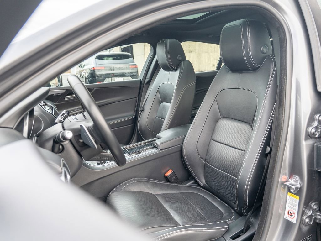 Used 2019 Jaguar XE R-Sport image 19