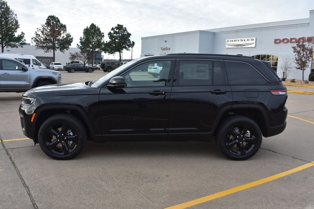 New 2026 Jeep Grand Cherokee Limited w/ Limited Altitude Package image 9