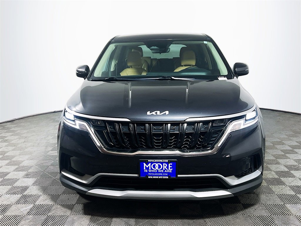 Used 2024 Kia Carnival LX image 3