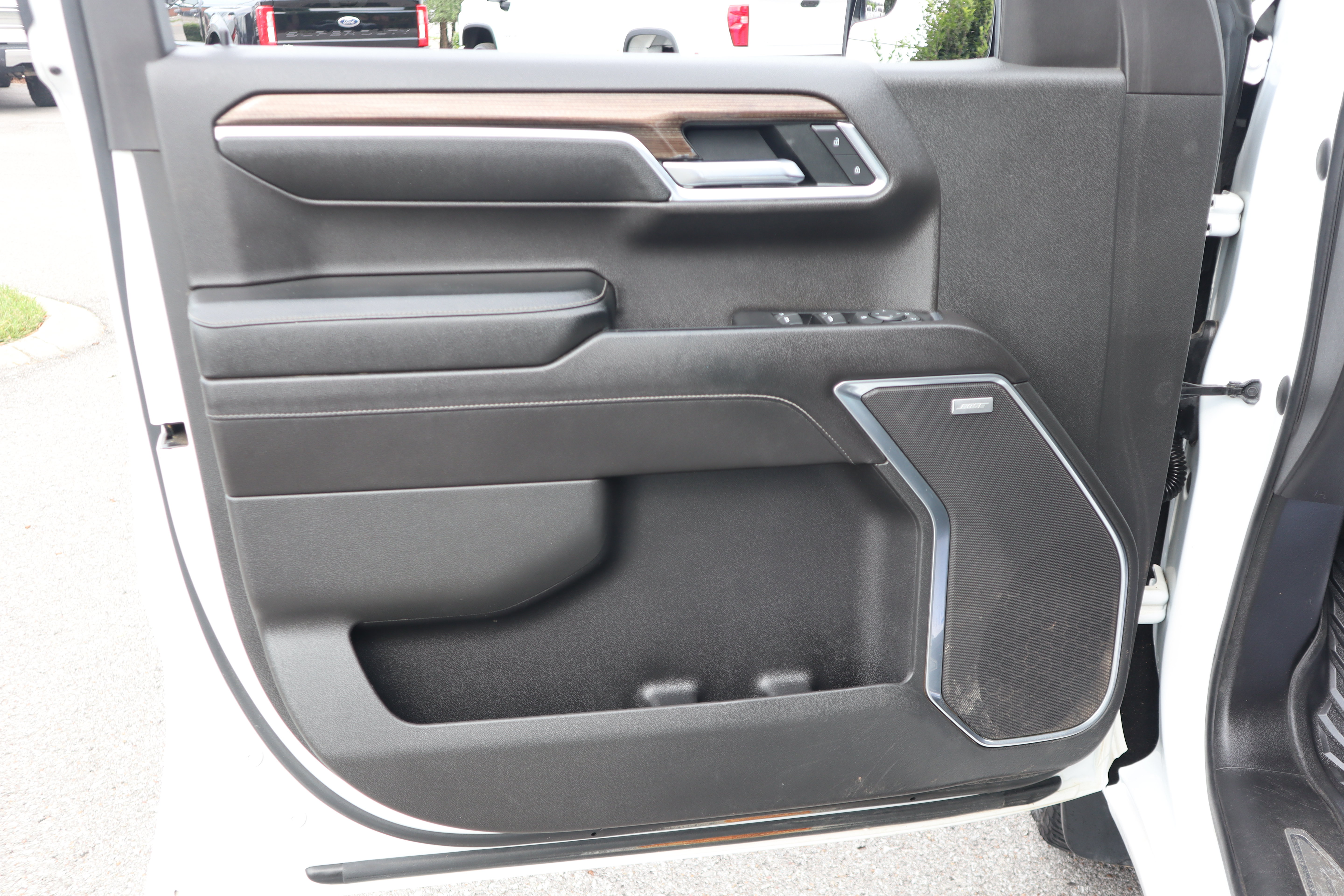 Used 2022 Chevrolet Silverado 1500 LT Trail Boss w/ Convenience Package II AWD/4WD image 28