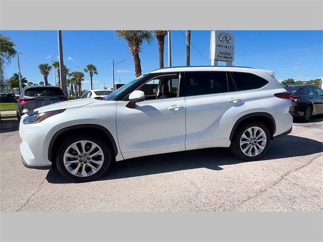Used 2022 Toyota Highlander Limited image 20