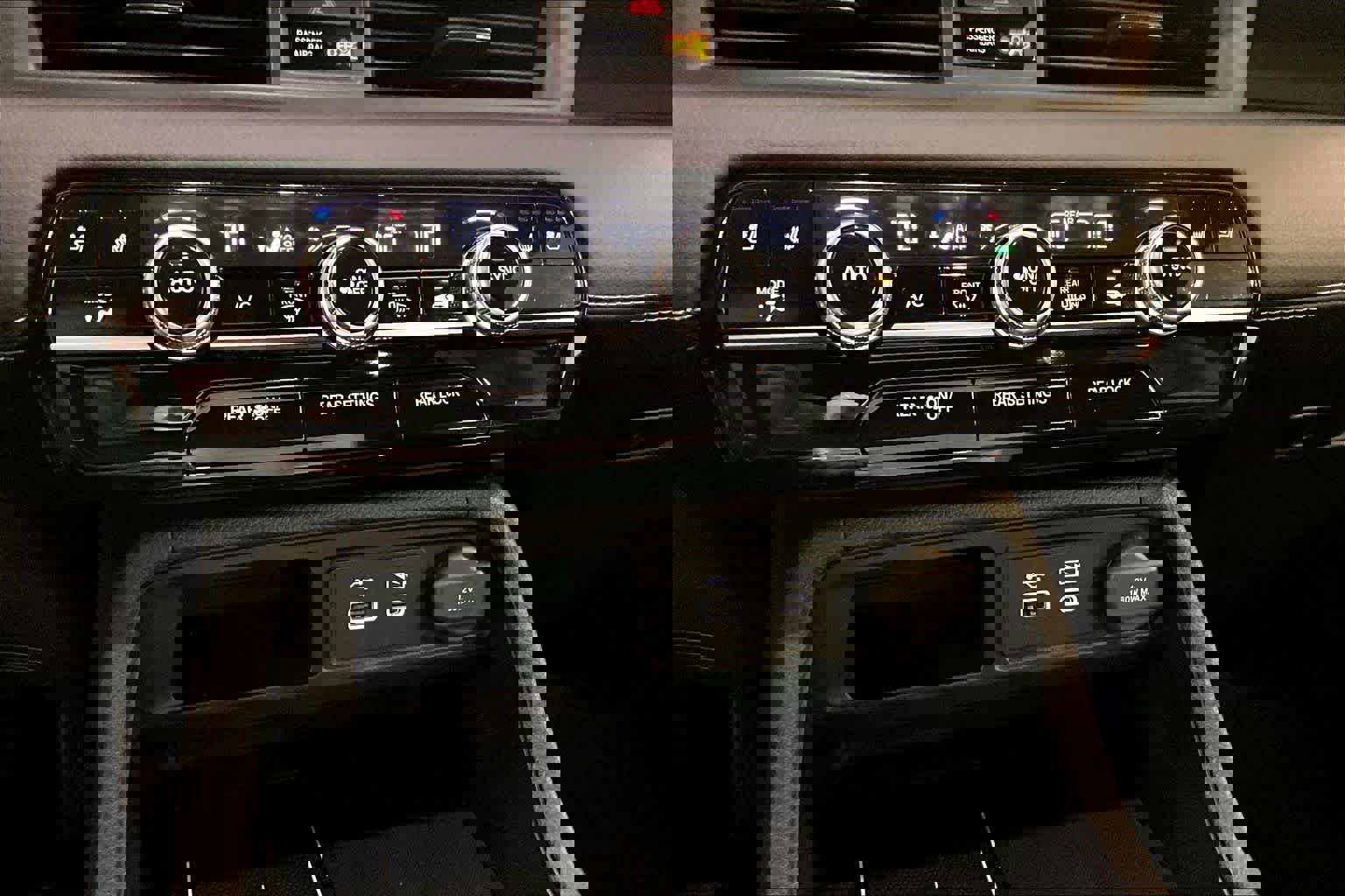 Used 2025 Honda Pilot Elite image 25