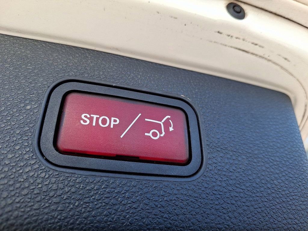 Used 2015 Mercedes-Benz GLK 350 4MATIC image 30