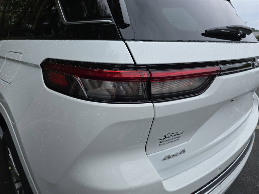 New 2025 Jeep Grand Cherokee Summit w/ Luxury Tech Group V image 36