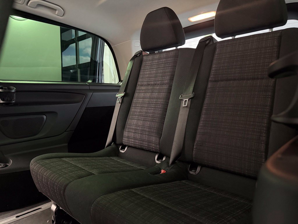 Used 2018 Mercedes-Benz Metris Passenger image 35
