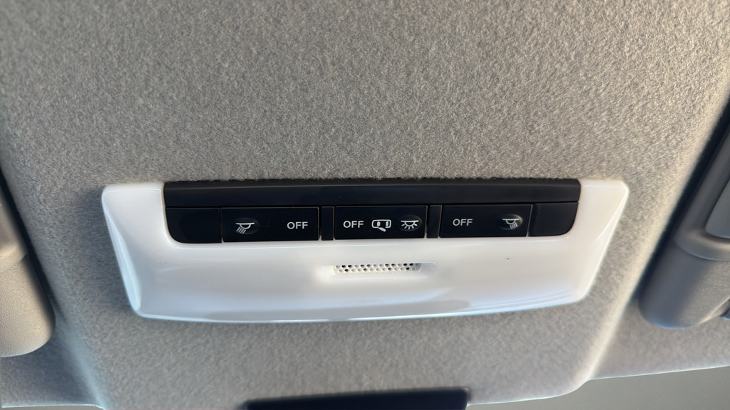Certified 2025 Nissan Kicks Play S FWD image 22