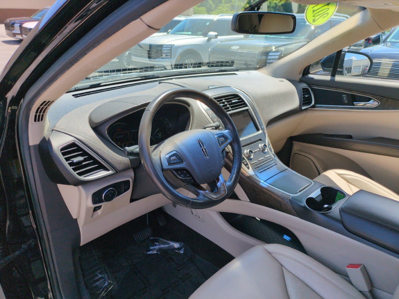 Used 2017 Lincoln MKX Select w/ Select Plus Package FWD image 20