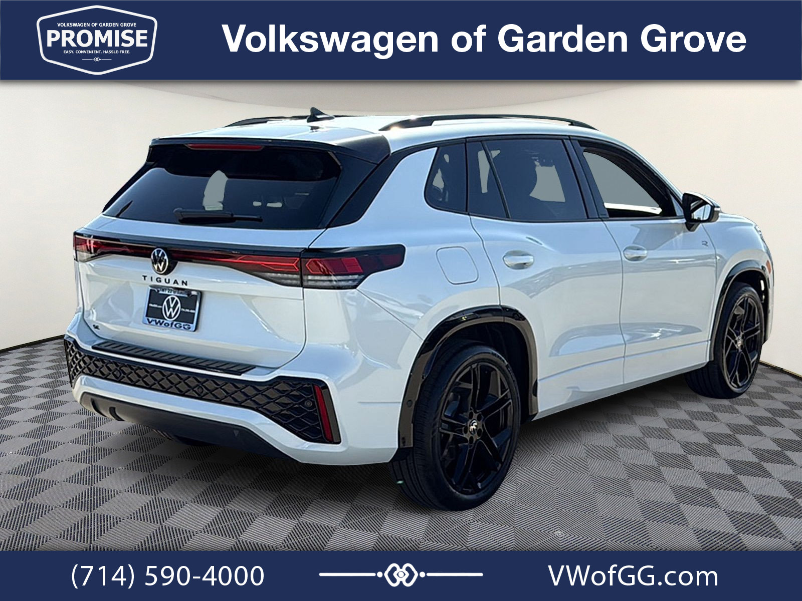 New 2026 Volkswagen Tiguan SE R-Line FWD image 7