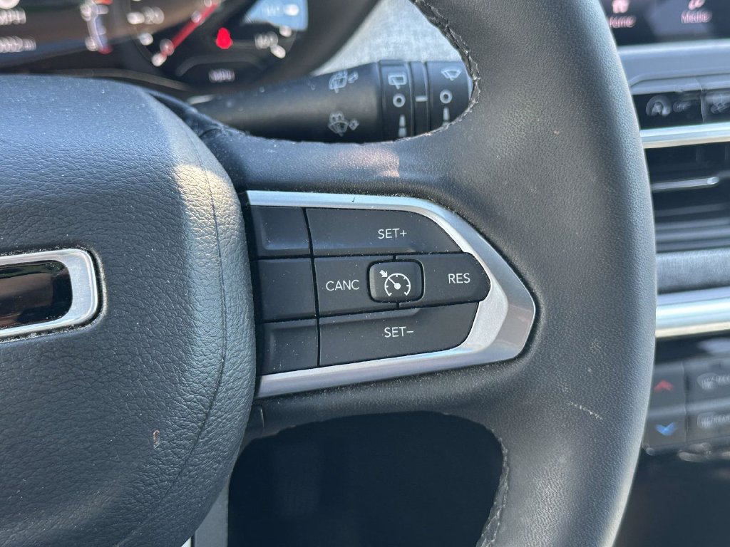 Used 2023 Jeep Compass Latitude w/ Convenience Group AWD/4WD image 23