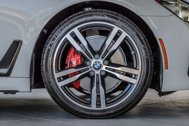 Used 2017 BMW 740i RWD image 16