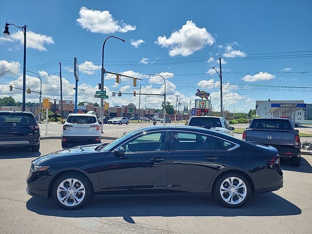Used 2025 Honda Accord LX image 2