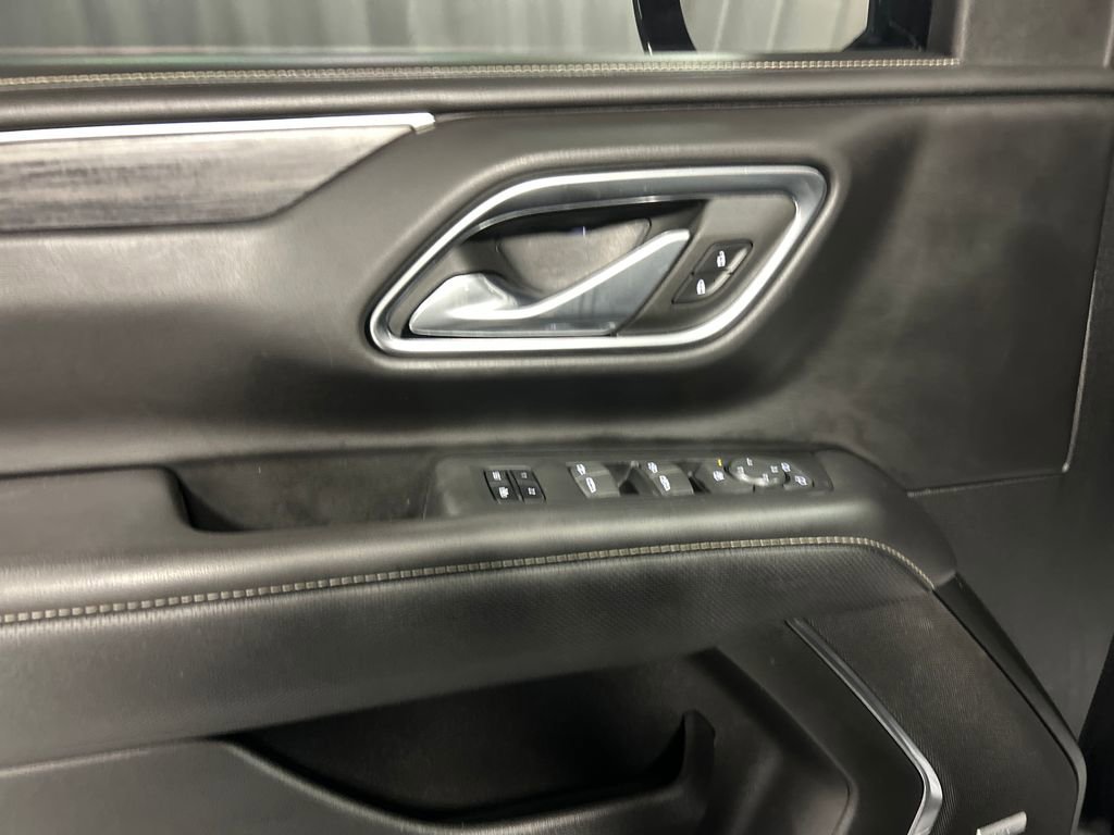 Used 2023 GMC Yukon SLT image 14