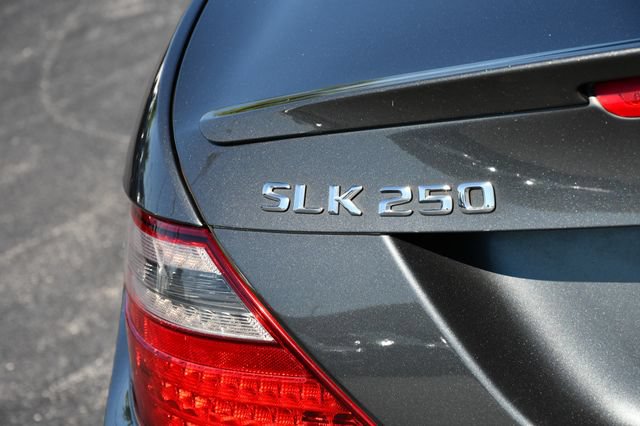 Used 2015 Mercedes-Benz SLK 250 image 21