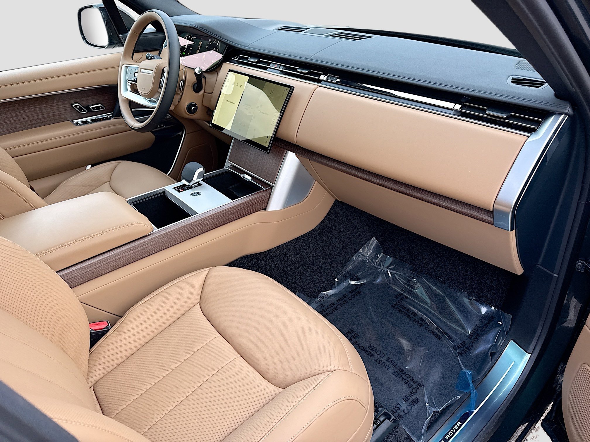 New 2026 Land Rover Range Rover SE image 13