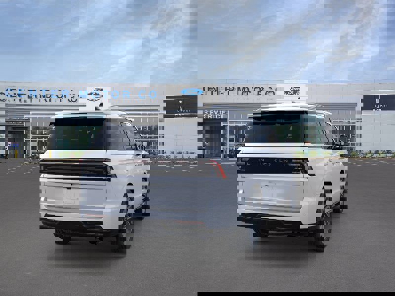 New 2026 Lincoln Navigator Reserve image 8