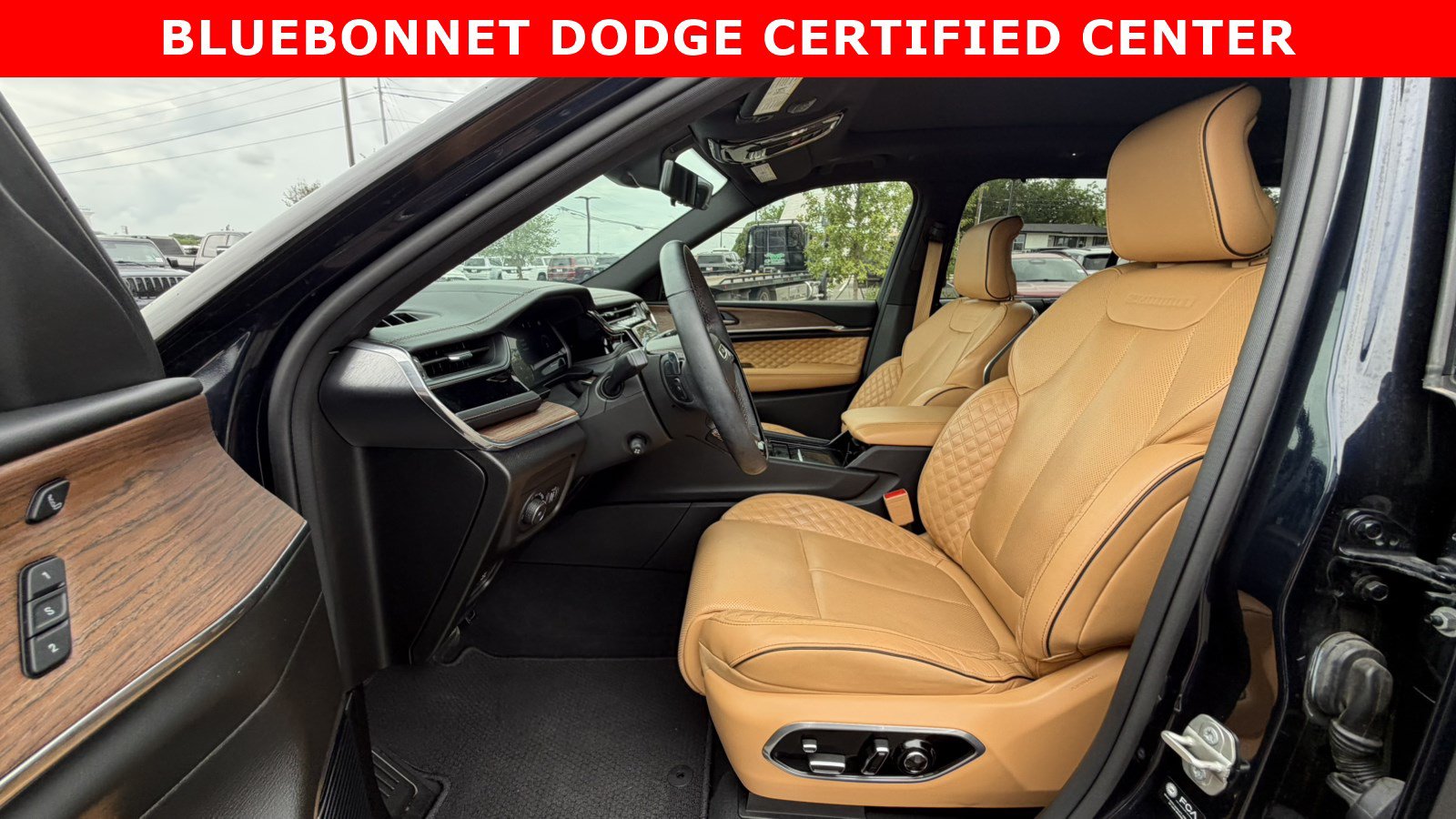 Used 2023 Jeep Grand Cherokee Summit w/ Adv Protech Group IV AWD/4WD image 11