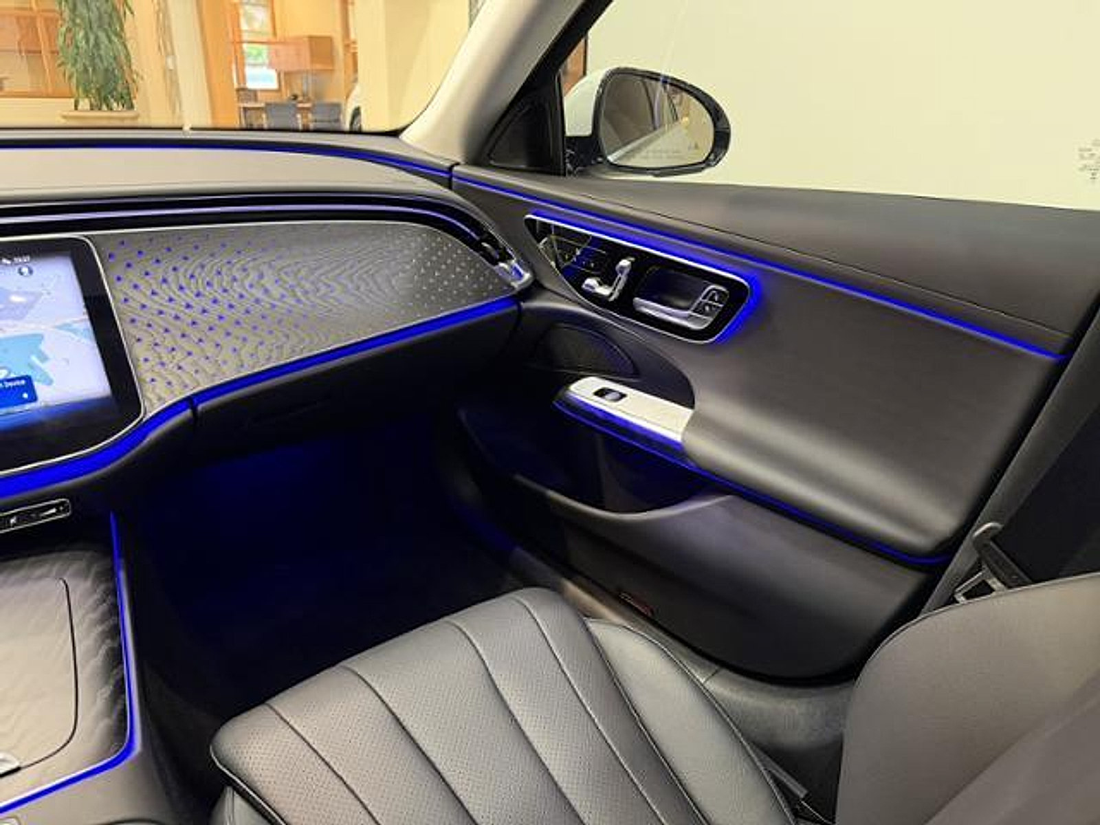 Used 2025 Mercedes-Benz E 350 Sedan w/ Winter Package image 11