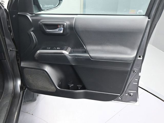 Used 2019 Toyota Tacoma TRD Sport image 13
