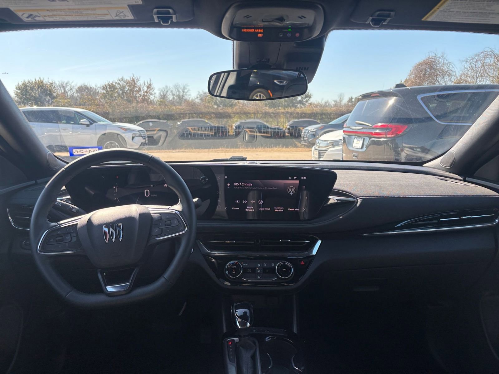 Used 2025 Buick Envista Sport Touring image 32