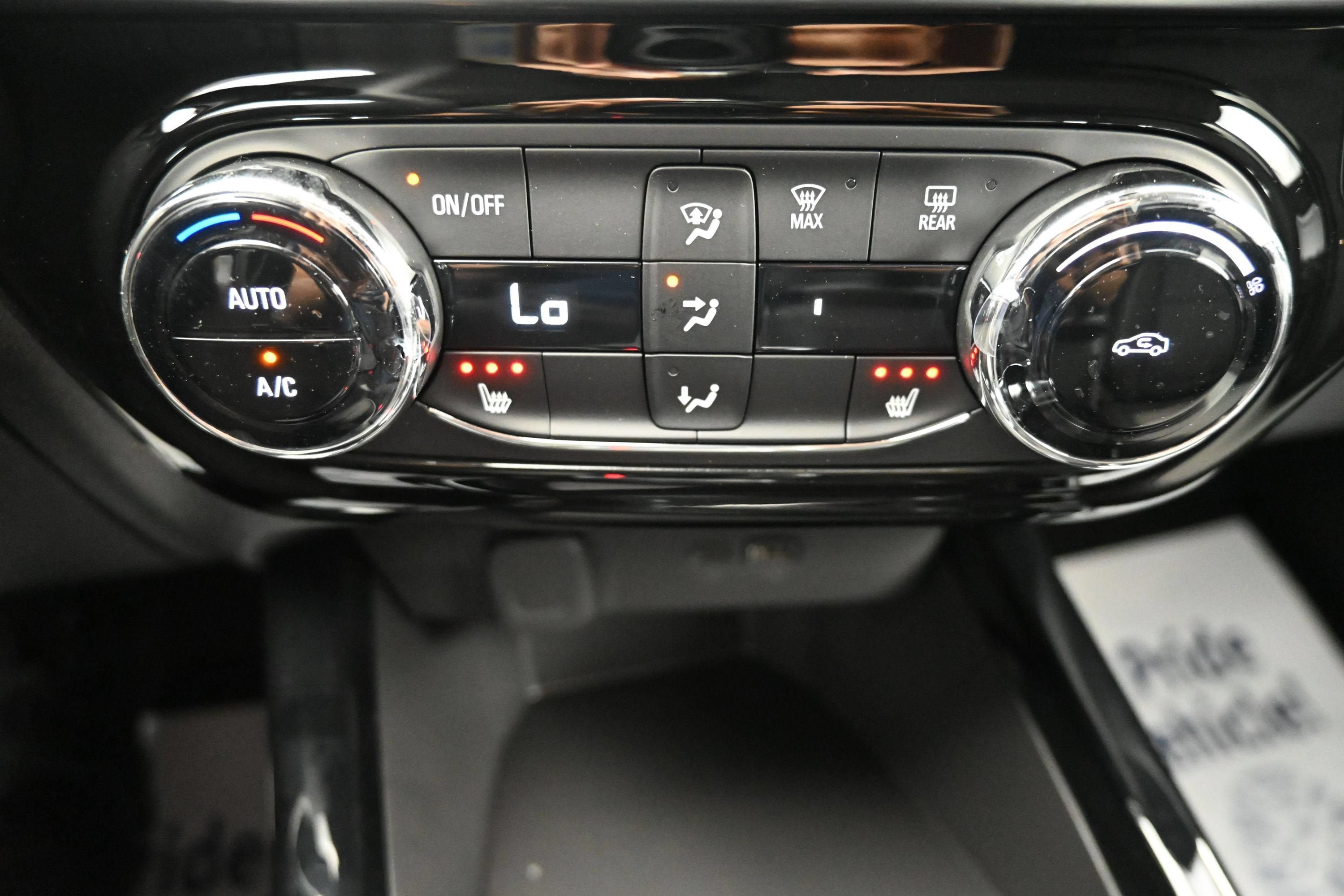 New 2026 Chevrolet Trax LT w/ Sunroof Package FWD image 17