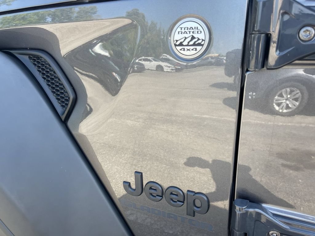 Used 2020 Jeep Gladiator Sport w/ Quick Order Package 24S AWD/4WD image 3