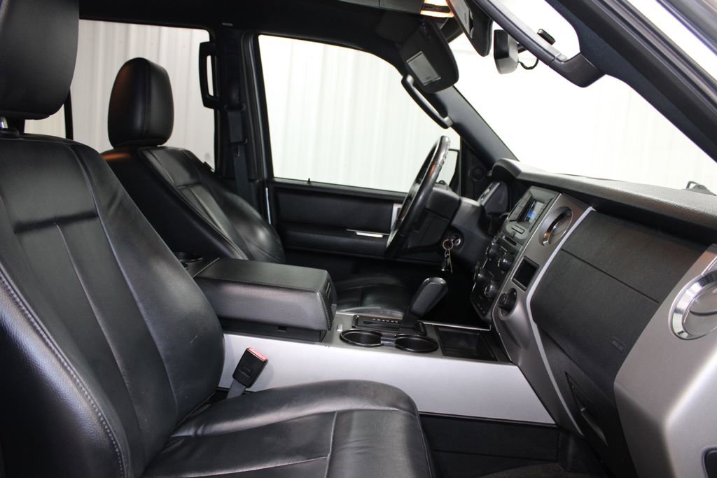 Used 2017 Ford Expedition XLT w/ Equipment Group 201A AWD/4WD image 33