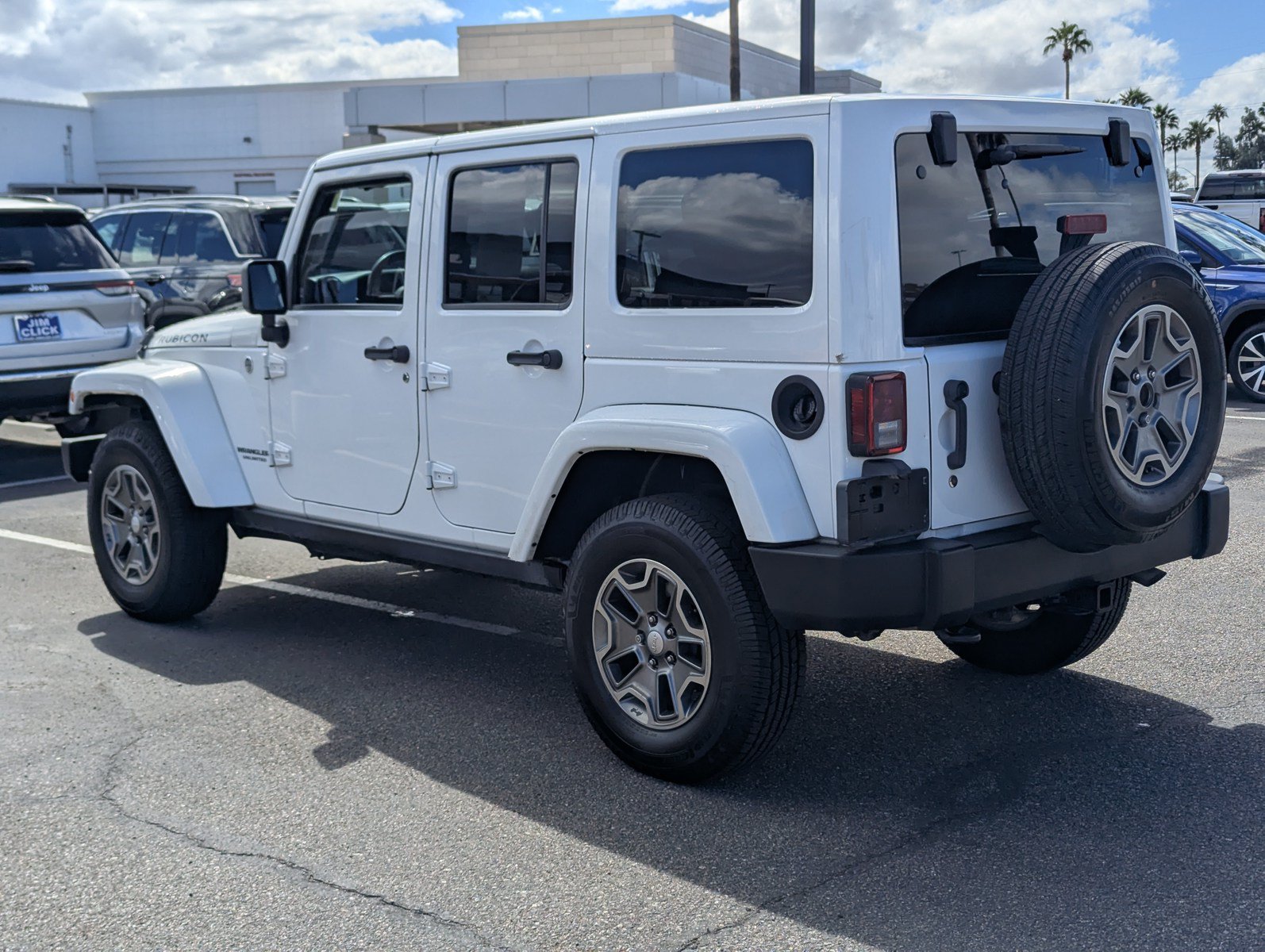Used 2014 Jeep Wrangler Unlimited Rubicon w/ Connectivity Group AWD/4WD image 4