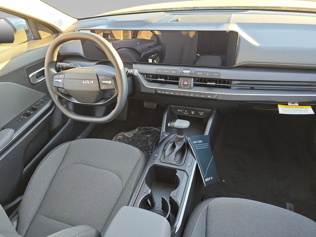 New 2025 Kia K4 LXS image 22
