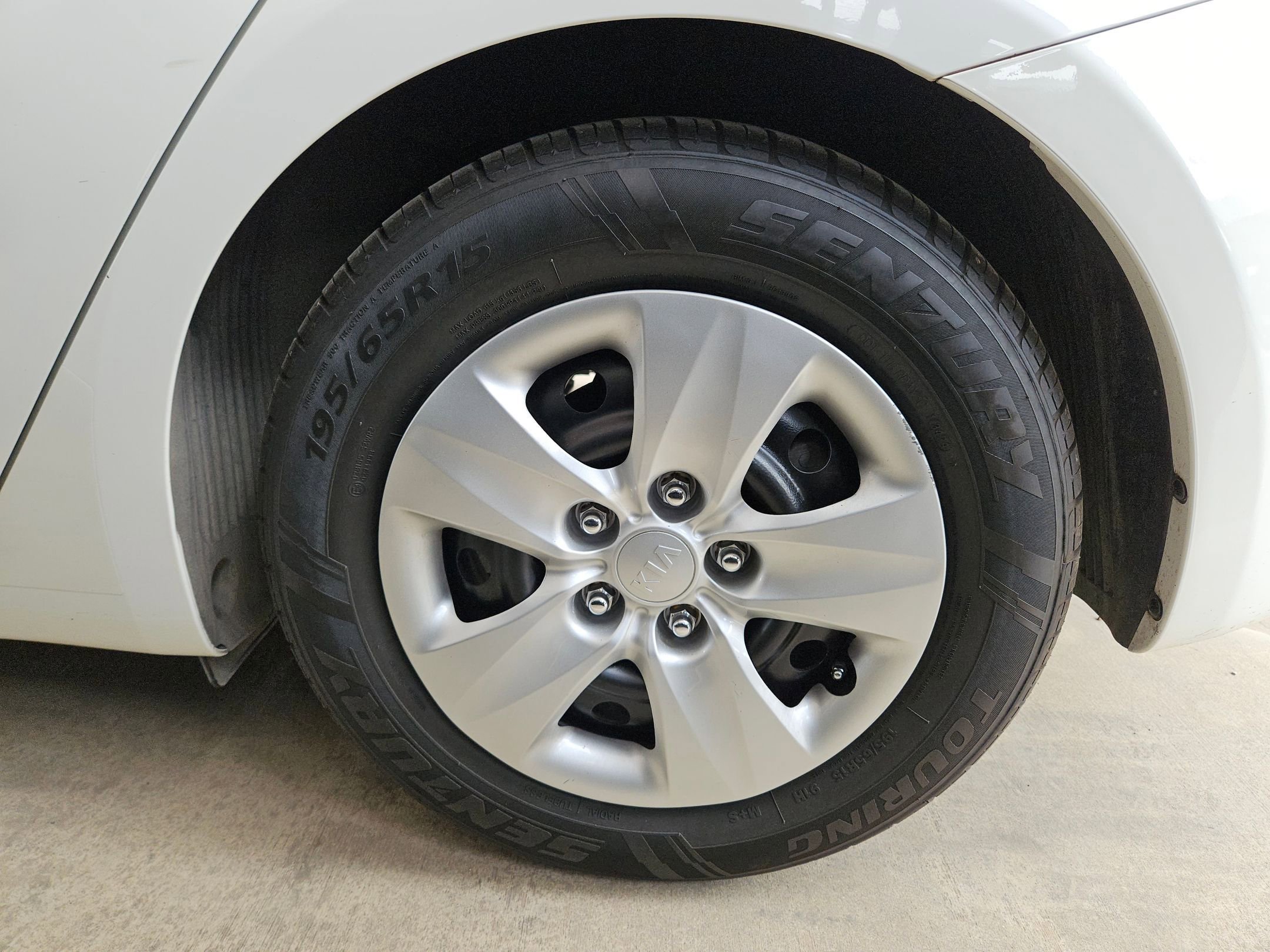 Used 2016 Kia Forte LX image 10