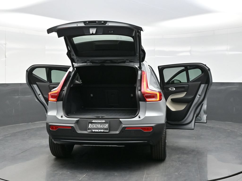 New 2026 Volvo XC40 B5 Plus w/ Protection Package Premier AWD/4WD image 39