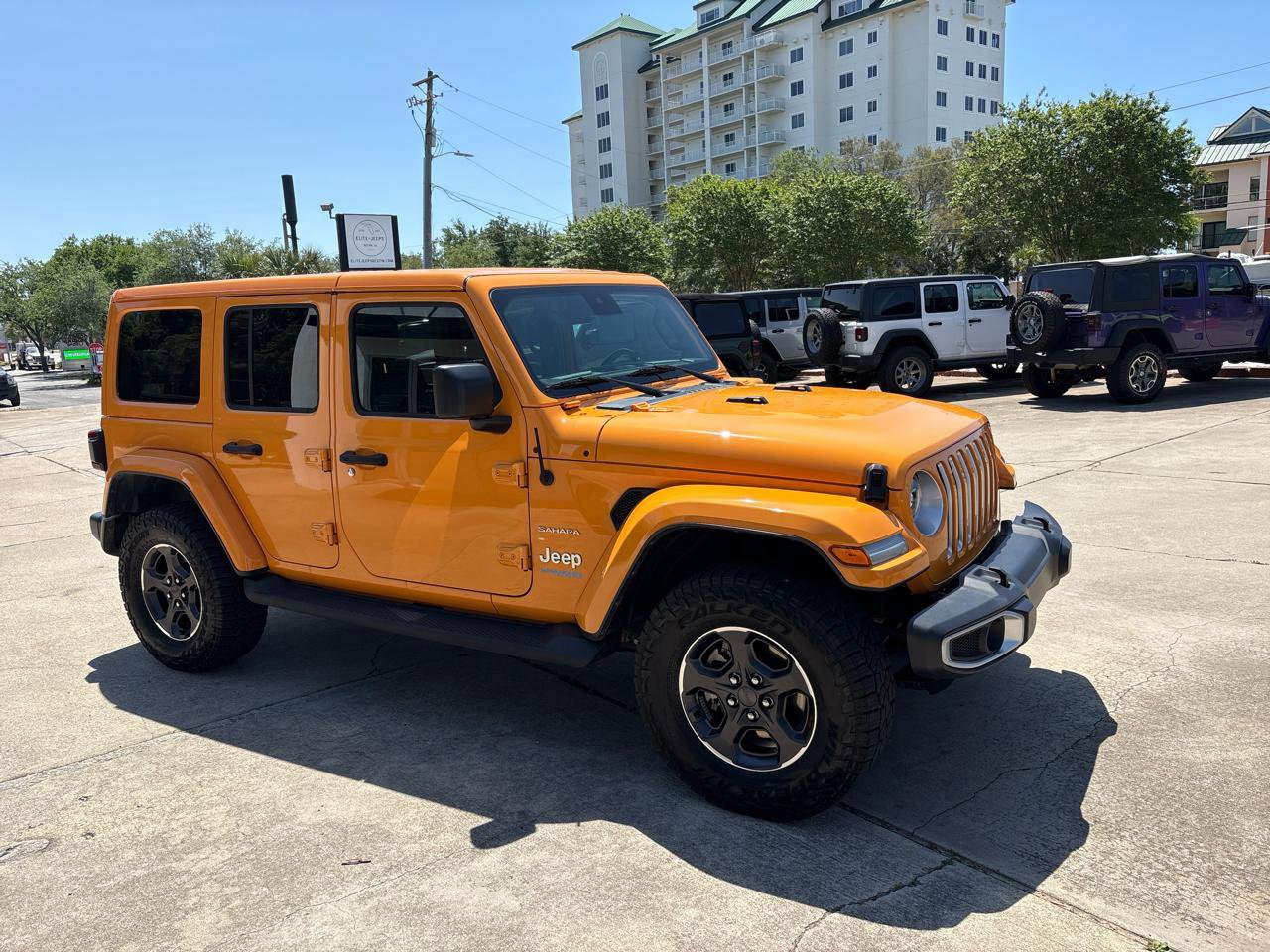 Used 2021 Jeep Wrangler Unlimited Sahara w/ Cold Weather Group AWD/4WD image 4