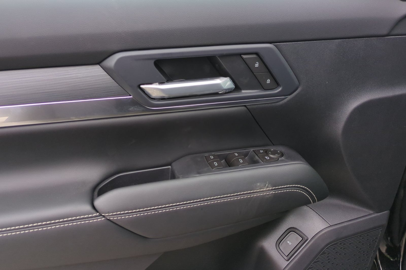 New 2026 GMC Terrain Elevation w/ Elevation Premium Package AWD/4WD image 10