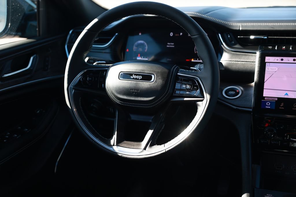 New 2025 Jeep Grand Cherokee Overland w/ Luxury Tech Group IV image 23