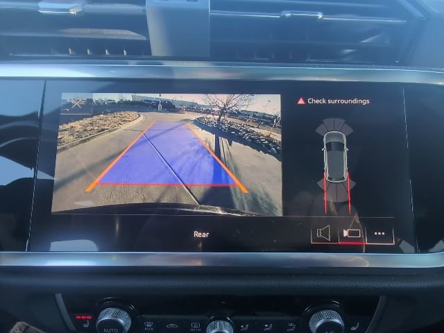 Used 2023 Audi Q3 2.0T Premium image 24