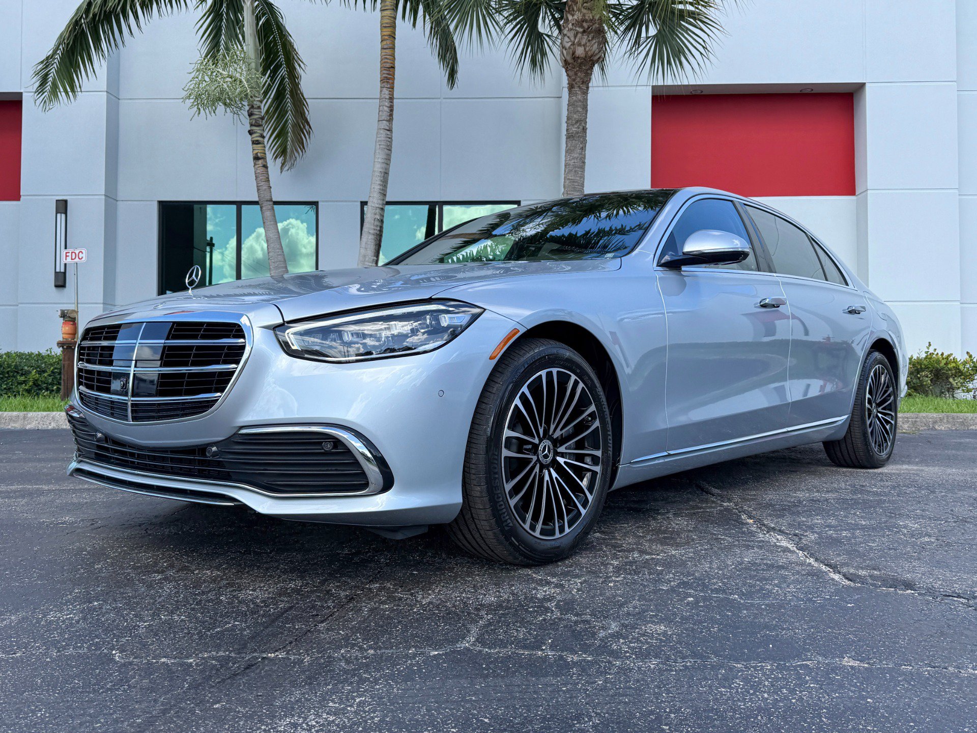Used 2023 Mercedes-Benz S 580e 4MATIC Sedan image 10