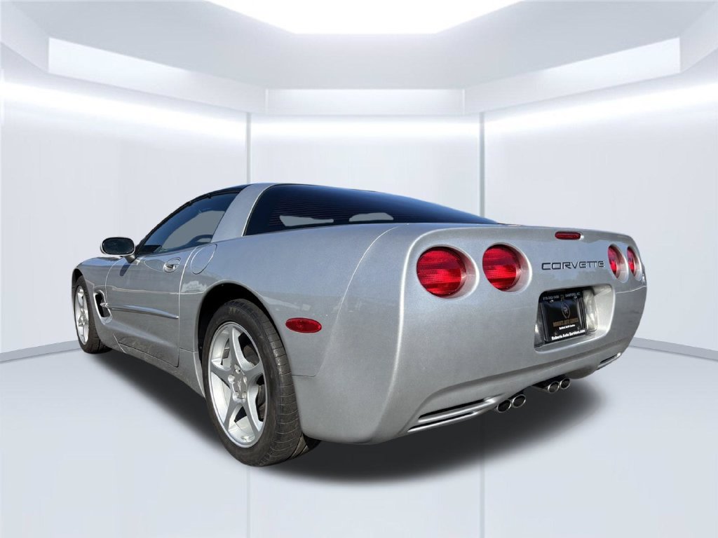 Used 2001 Chevrolet Corvette Coupe w/ Preferred Equipment Group2 RWD image 3