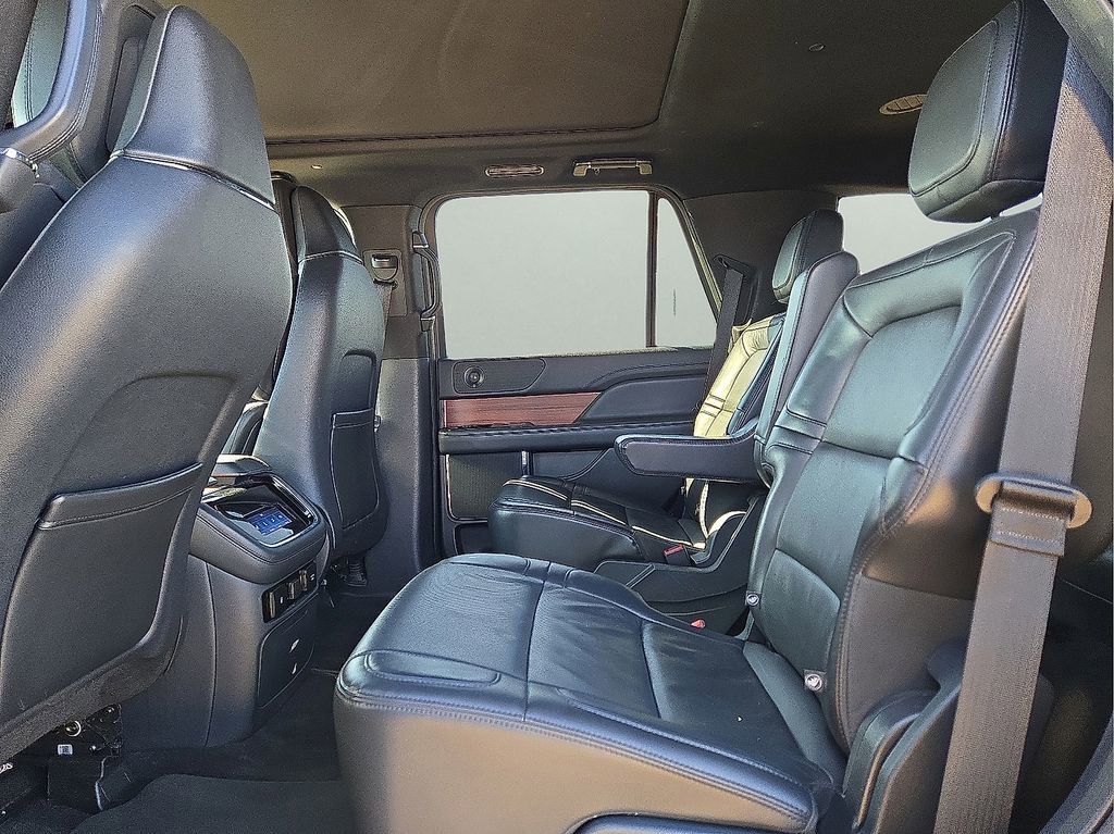 Used 2024 Lincoln Navigator Reserve image 15