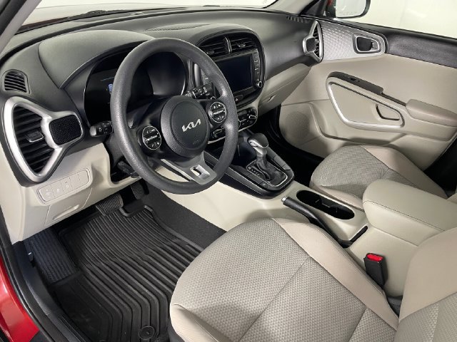 Certified 2023 Kia Soul LX FWD image 3