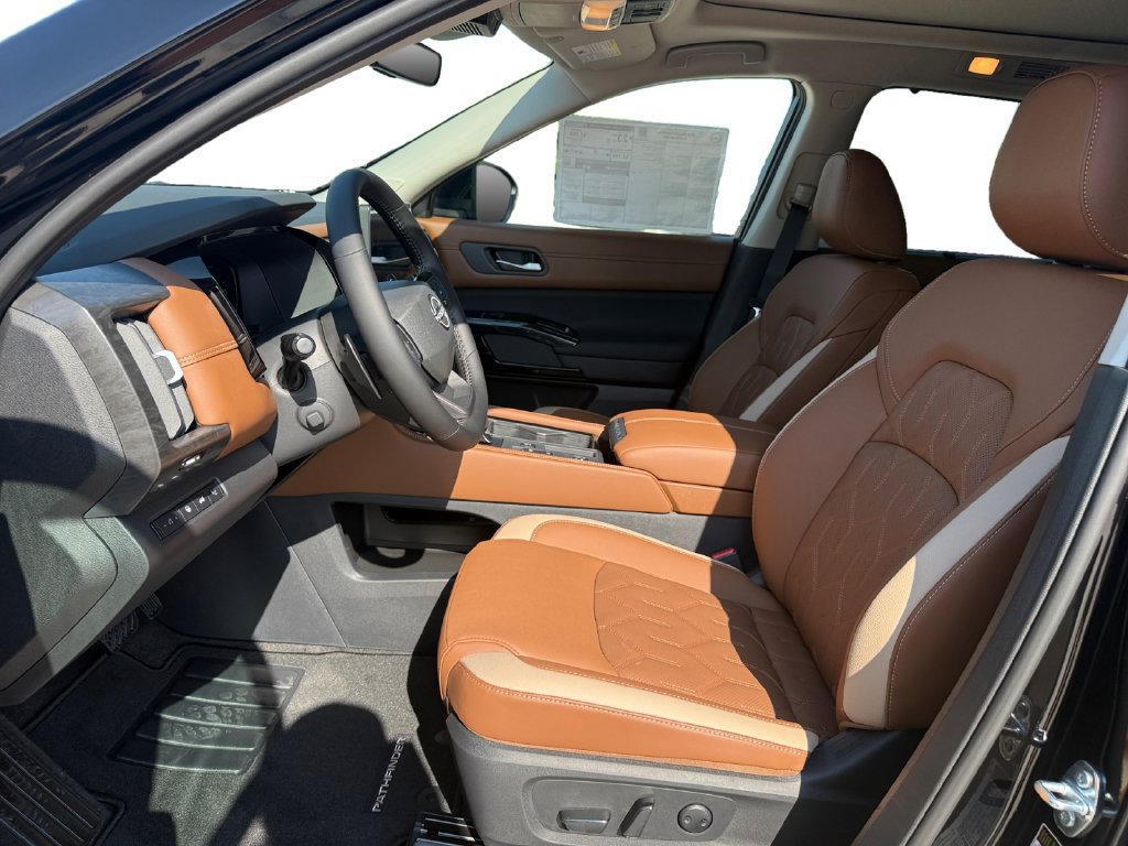 New 2026 Nissan Pathfinder Platinum FWD image 10