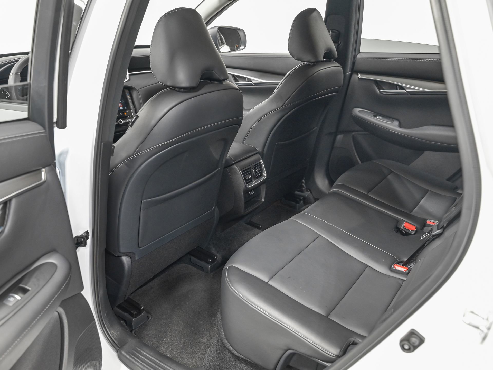 Used 2025 INFINITI QX50 Pure image 28