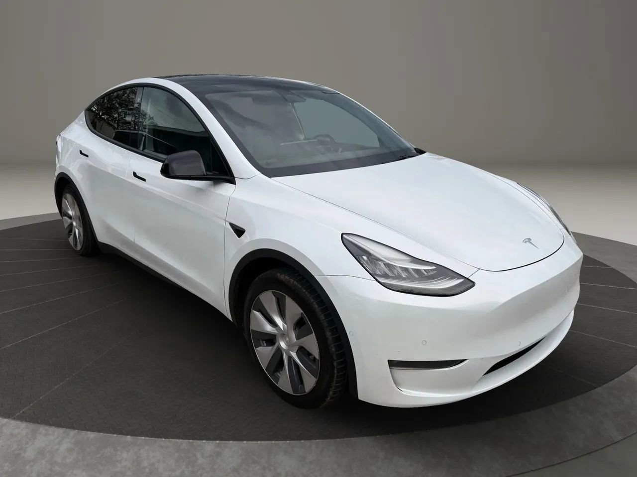 Used 2021 Tesla Model Y Long Range AWD/4WD image 7