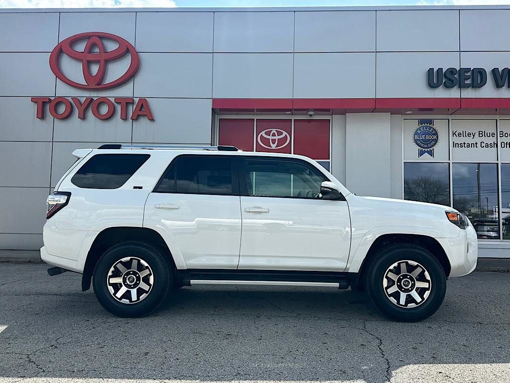 Certified 2023 Toyota 4Runner SR5 Premium w/ Moonroof Package image 6