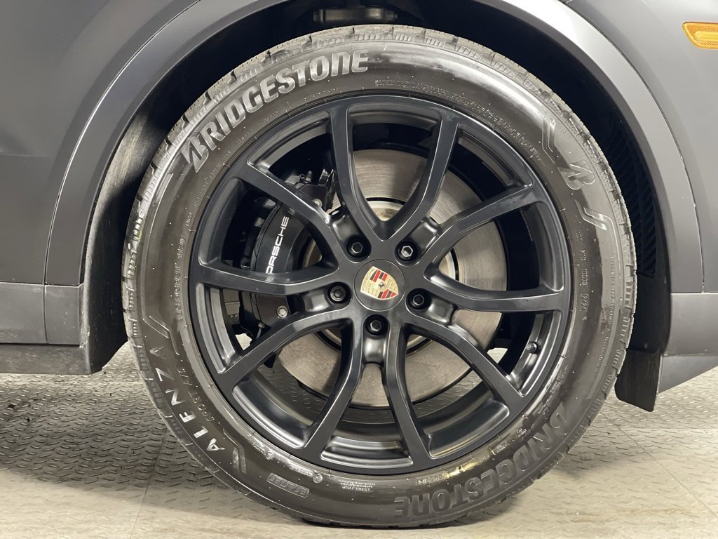 Certified 2025 Porsche Cayenne S image 11