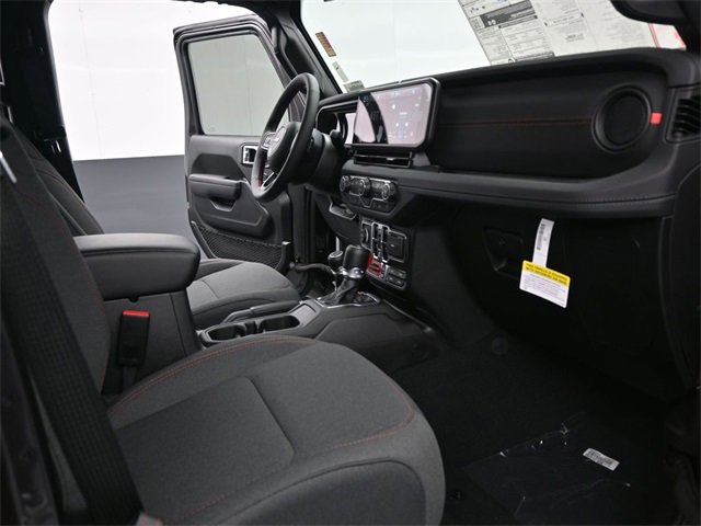 Used 2024 Jeep Wrangler Unlimited Rubicon w/ Technology Group image 21