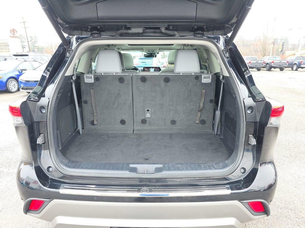 Used 2021 Toyota Highlander Platinum image 6