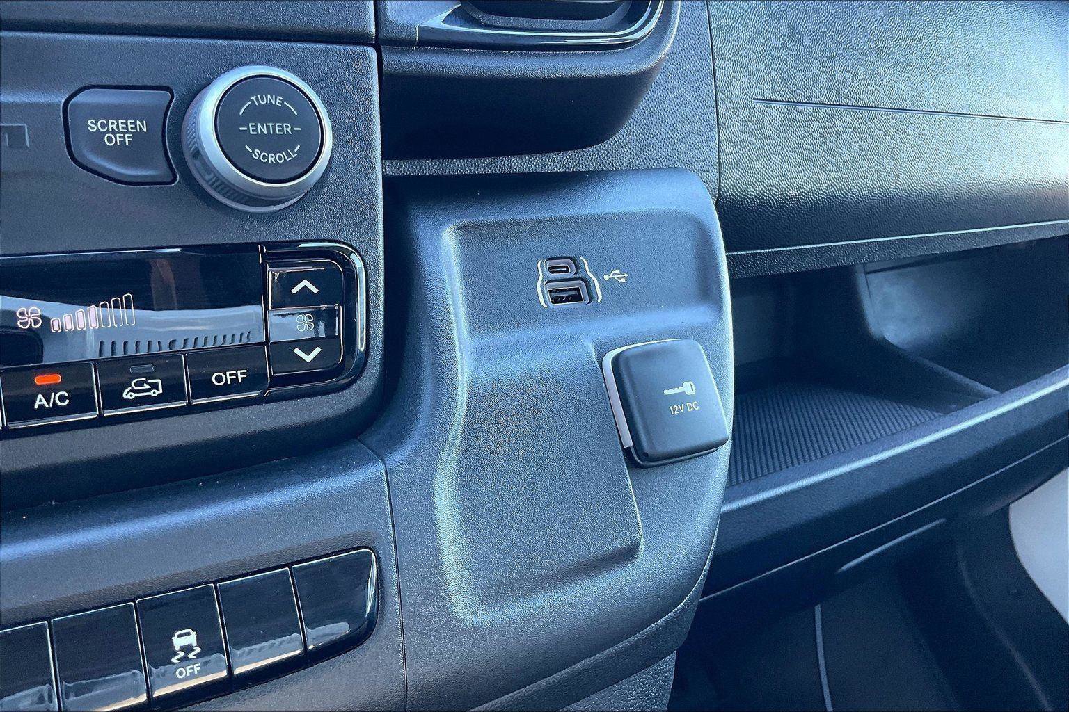 Used 2025 RAM ProMaster 2500 w/ Convenience Group image 30