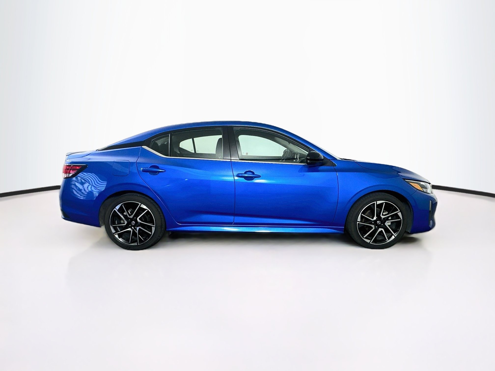 Used 2025 Nissan Sentra SR FWD image 10
