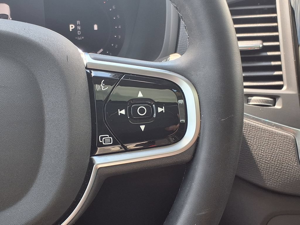 Certified 2025 Volvo XC90 B5 Core w/ Protection Package Premier AWD/4WD image 30