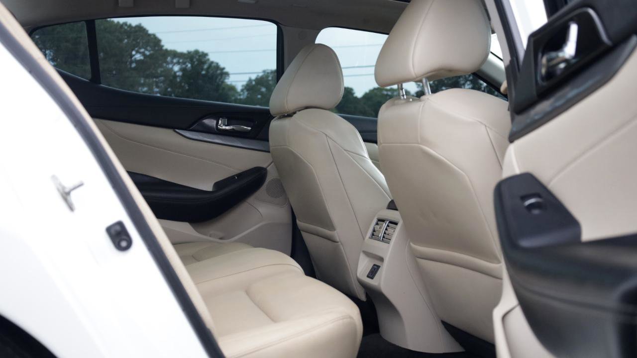 Used 2018 Nissan Maxima 3.5 SL FWD image 37